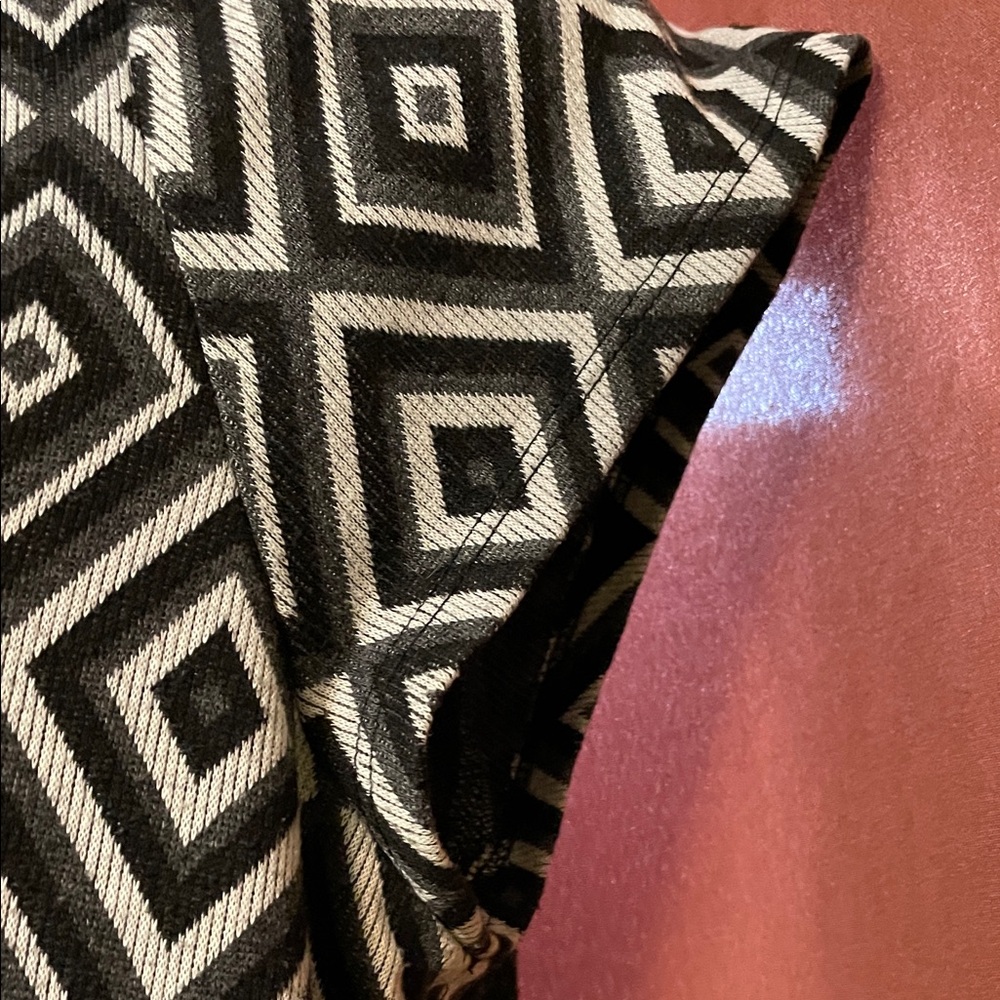 Jessica Howard Black, White & Gray Geometric Midi Dress - Picture 5 of 7